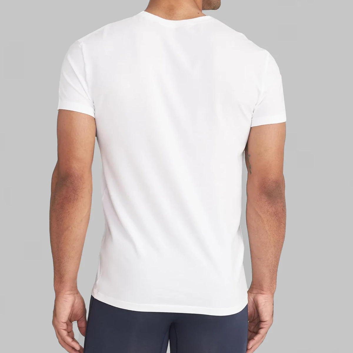 Tommy John Men's High V Neck Undershirt, Second Skin Fabric, Slim Fit T-Shirt with Stay Tuck Design