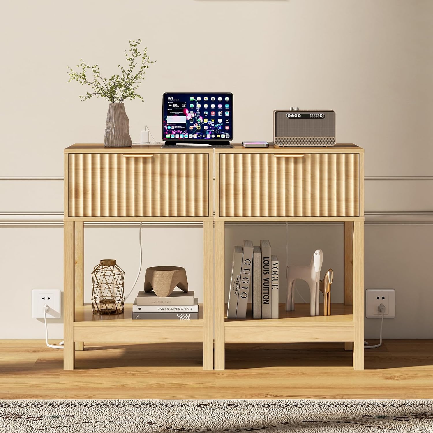 Nasonet Night Stand Set 2, Fluted Nightstand with Charging Station, Wood Bedside Table with Drawer & Storage Shelf, Modern End Tables for Bedroom Sofa Couch Office, Natural Oak