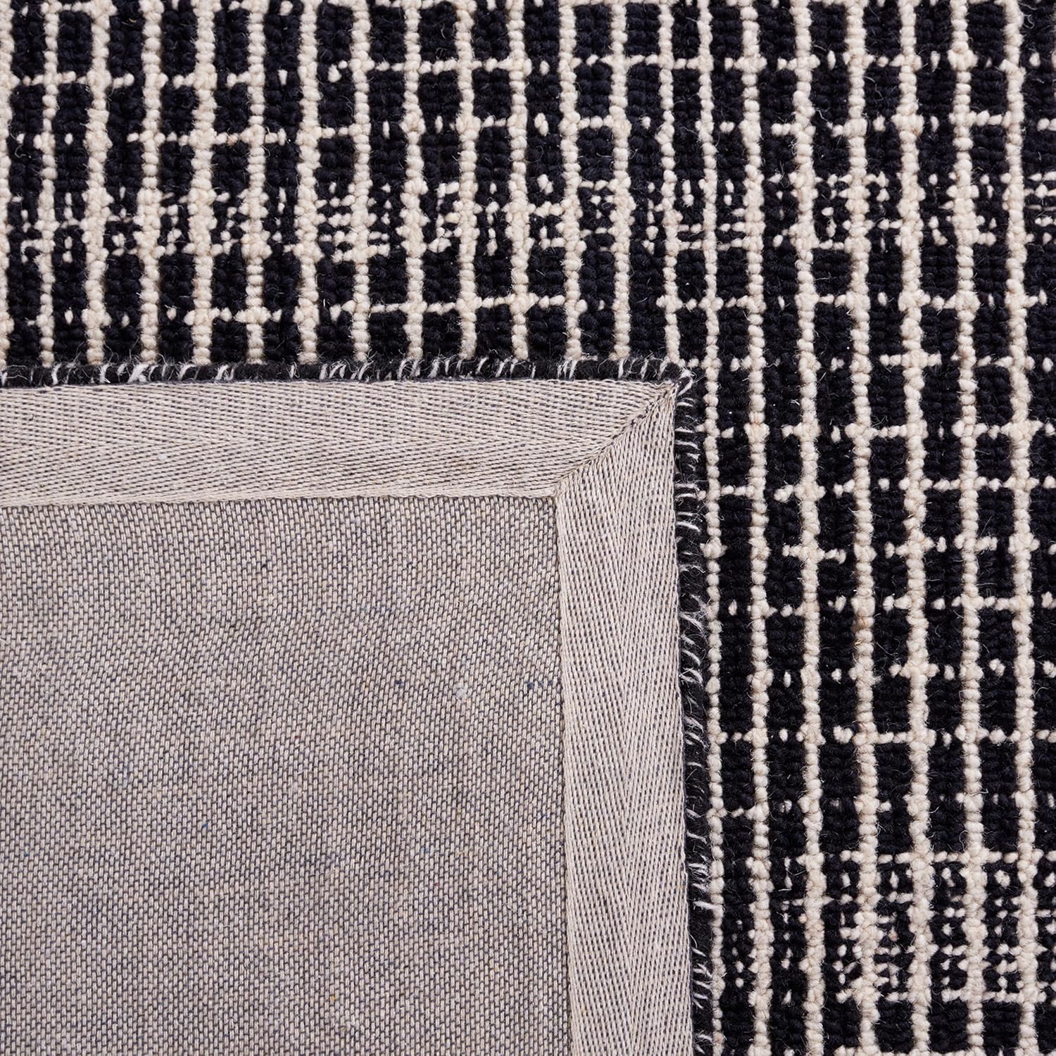 SAFAVIEH Area Rug 8x10 - Abstract Collection - Large - Black & Ivory, Handmade Wool, Ideal for Living Room, Bedroom, Office, Dining Space (ABT482Z)