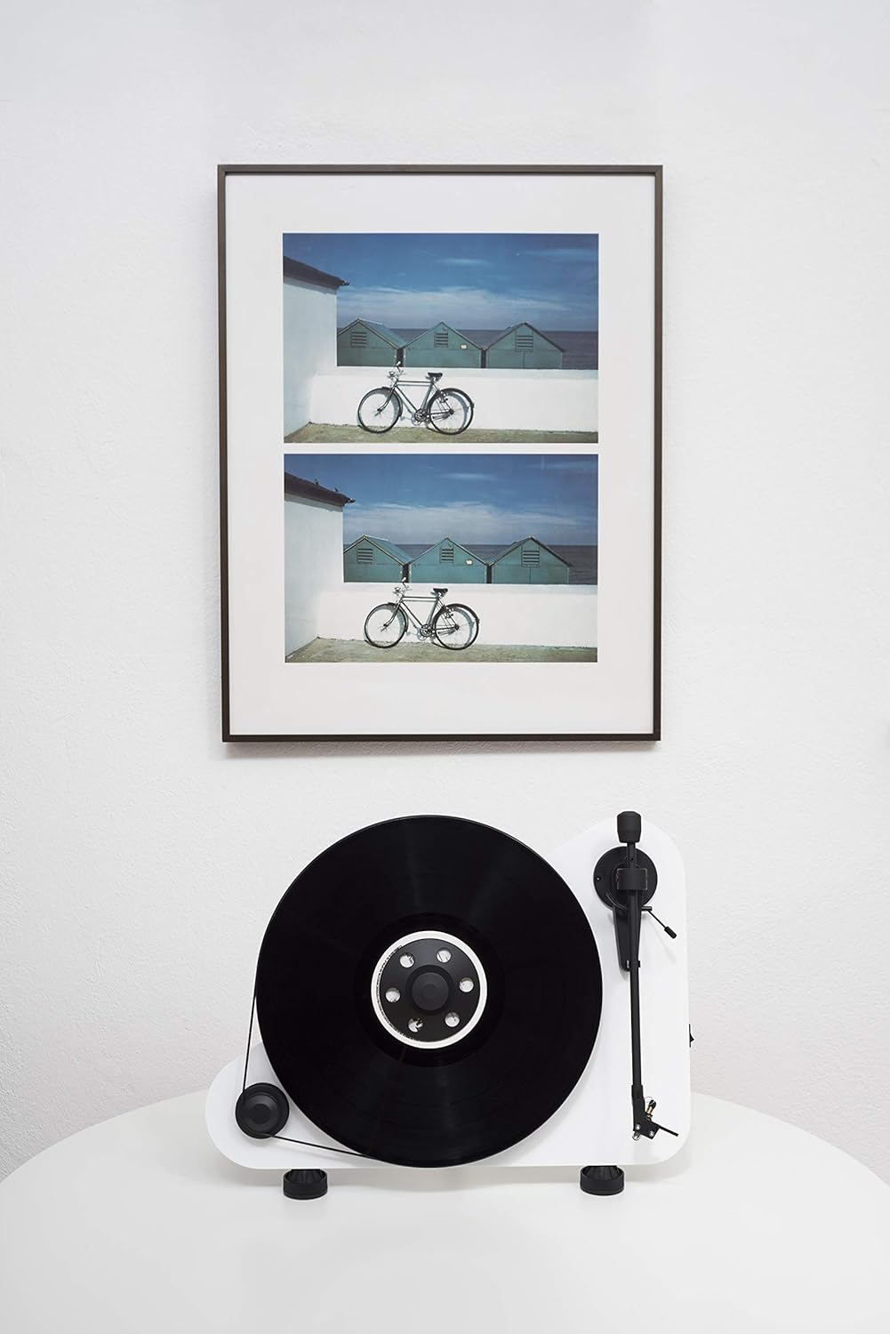 Pro-Ject VT-E R (OM5e) - White Vertical Turntable, White/Matte