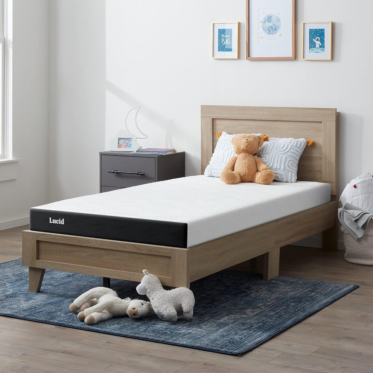 Lucid 5 Inch Memory Foam Mattress – Low Profile - Firm Feel - Infused with Bamboo Charcoal and Gel - Bed in a Box - Temperature Regulating - Breathable - Twin Size