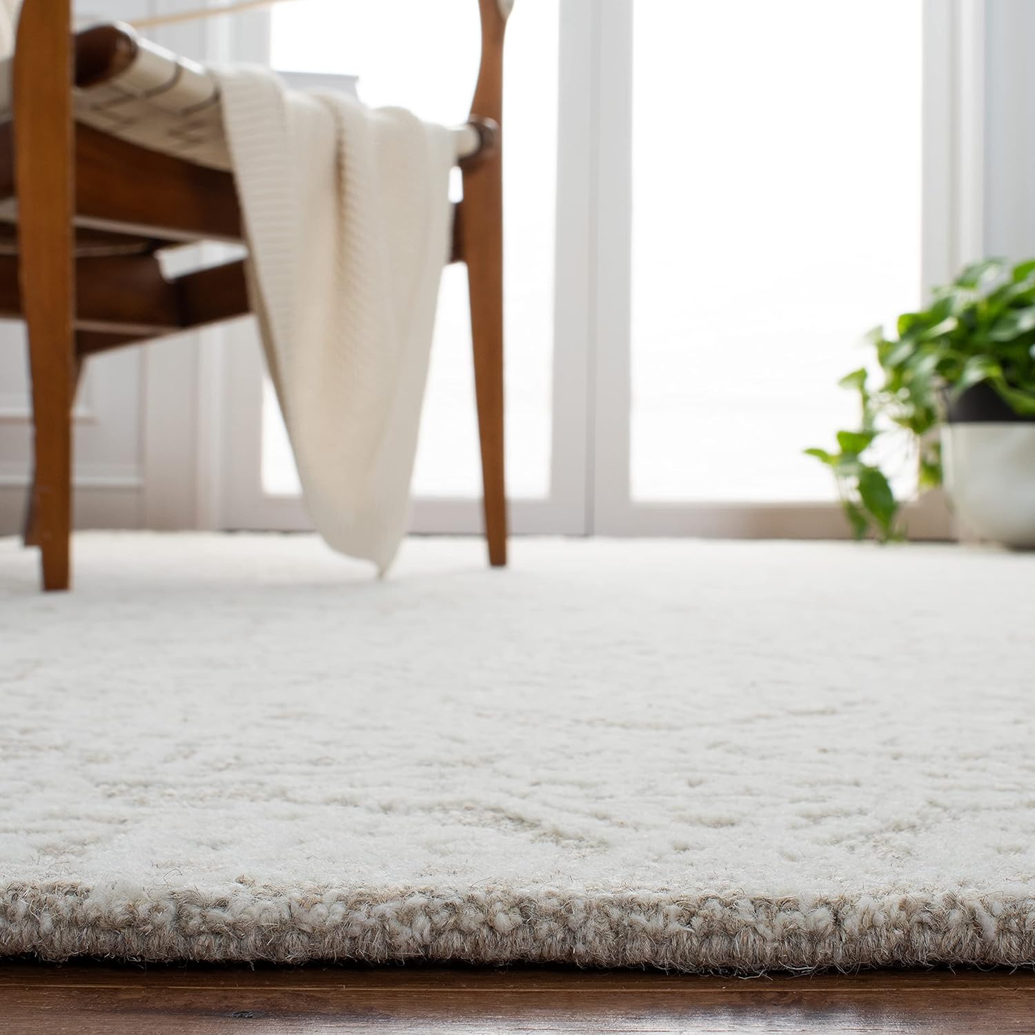 SAFAVIEH Area Rug 9x12 - Metro Collection - Large - Natural & Ivory, Handmade Wool, Ideal for Living Room, Bedroom, Dining Space (MET998A)