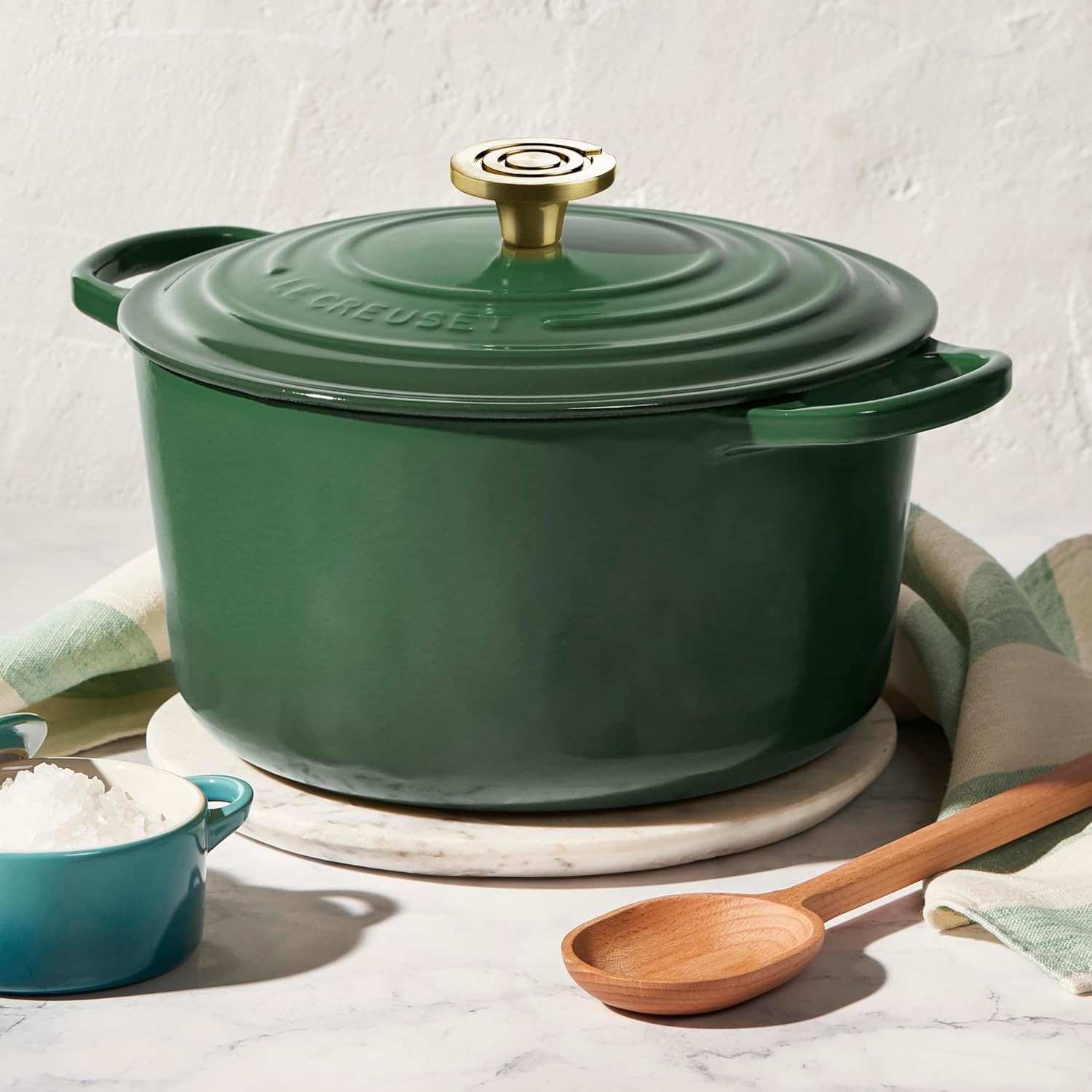 Le Creuset Signature 6.5-quart Deep Round Dutch Oven with Light Gold Crucible Knob - Enameled Cast Iron (Artichaut)
