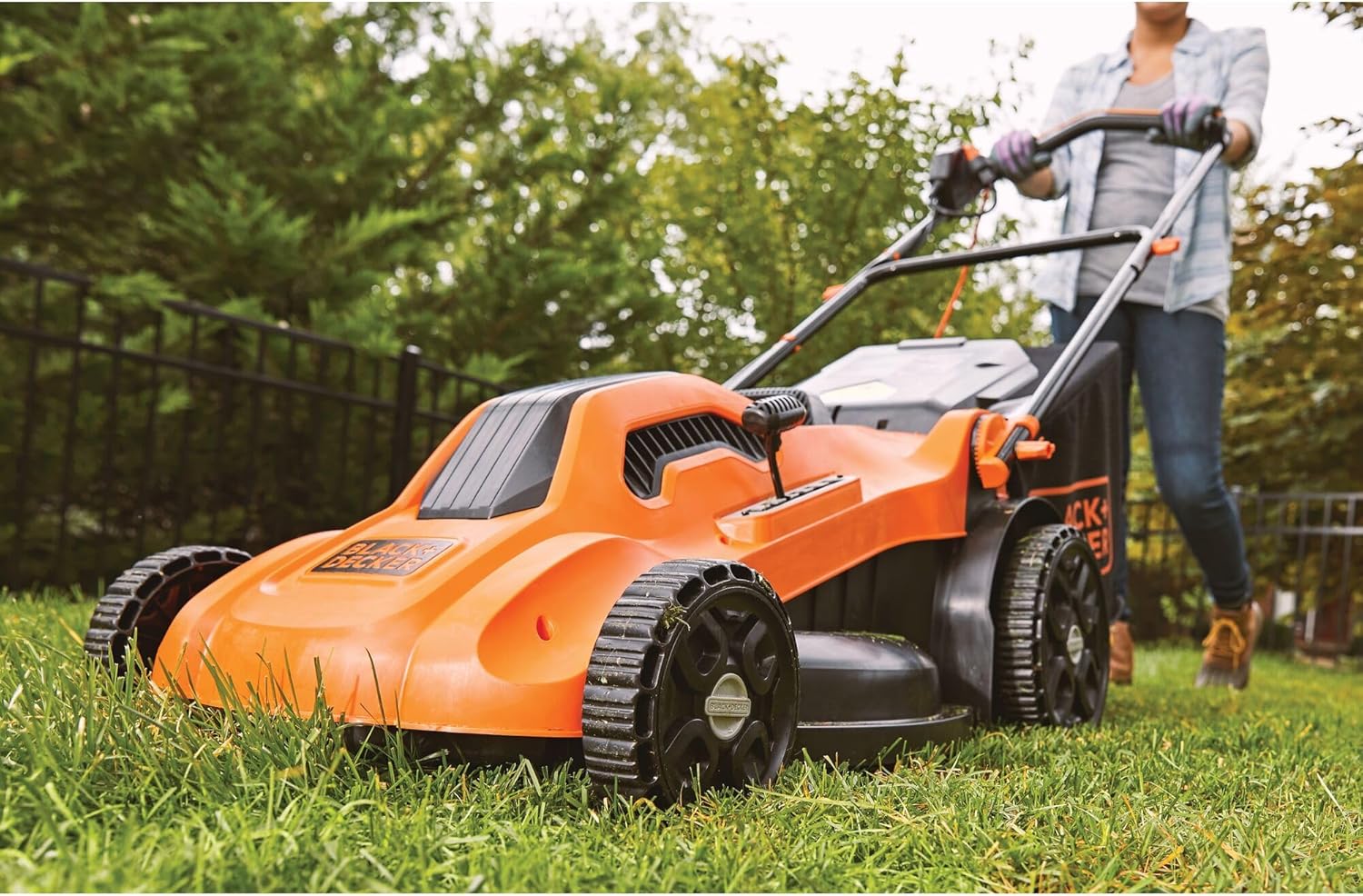 BLACK+DECKER Electric Push Lawn Mower, Corded, 13 Amp, 20-Inch Cutting Deck, 6 Setting Height Adjustment, Compact Storage, Collection Bag (BEMW213)