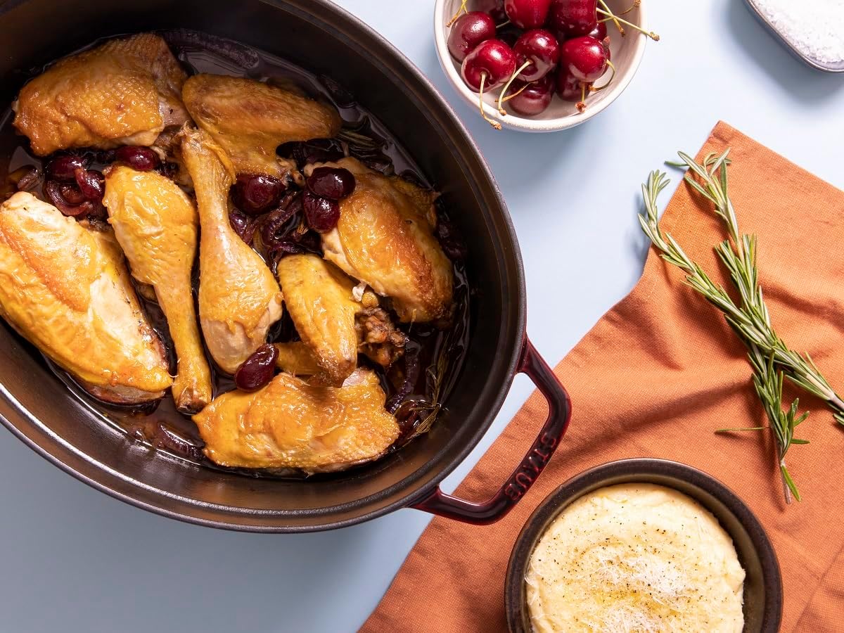 Staub Oval Cocotte - 7Qt - Grenadine