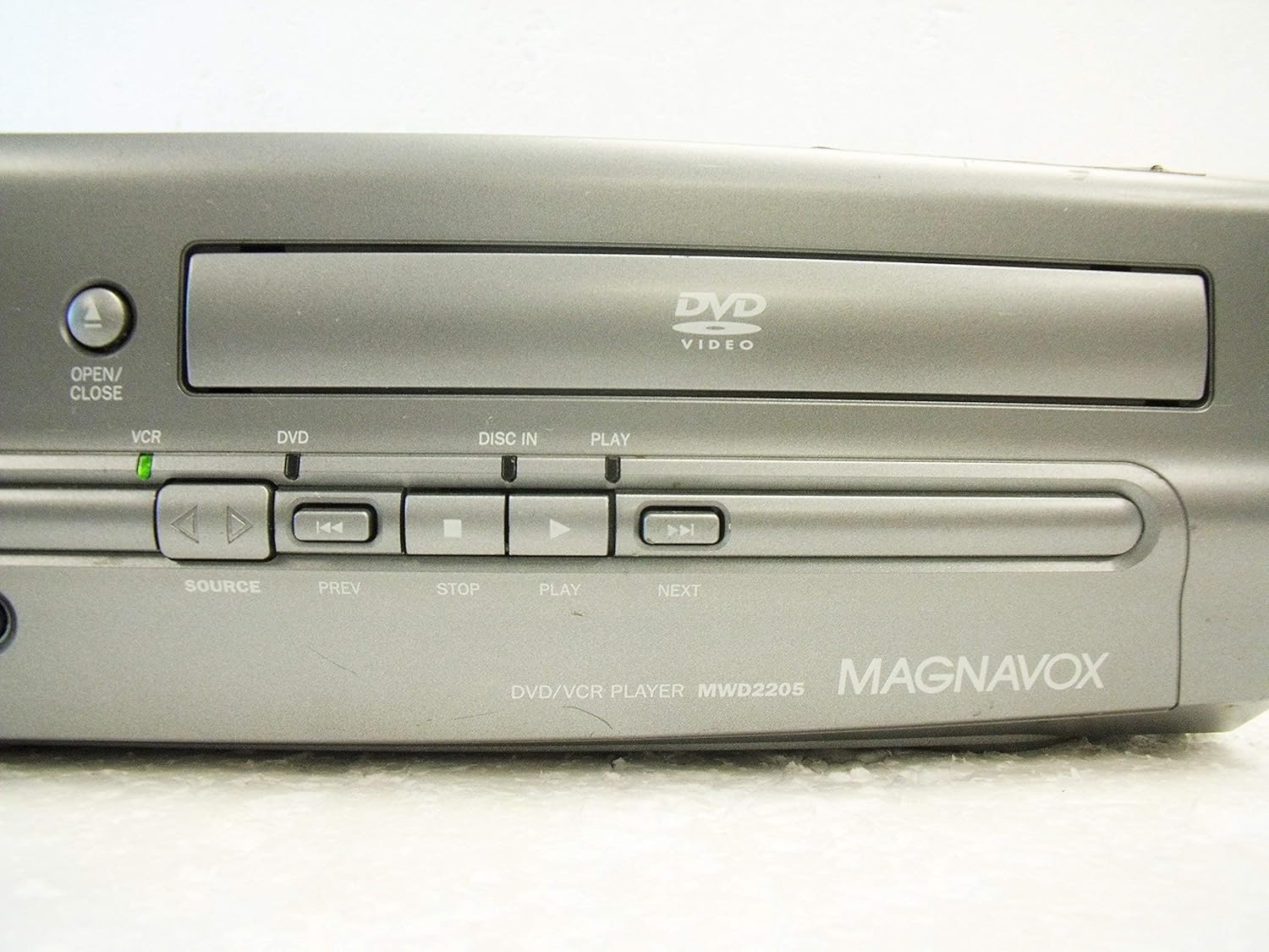 Magnavox MWD2205 DVD/VCR Combination Player (Renewed)