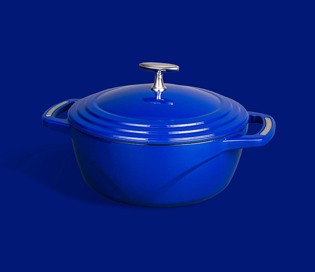 Lodge USA Enamel 4.5 Qt Enameled Cast Iron Dutch Oven - Cast Iron Cookware - Dutch Oven Pot with Lid - Smoothing Sailing Color - 4.5 Qt Capacity