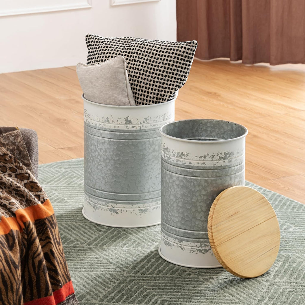 Glitzhome Rustic End Table Set of 2, Farmhouse Galvanized Metal Barrel Ottoman Storage Stool with Round Wood Lid for Living Room Furniture, Distressed White
