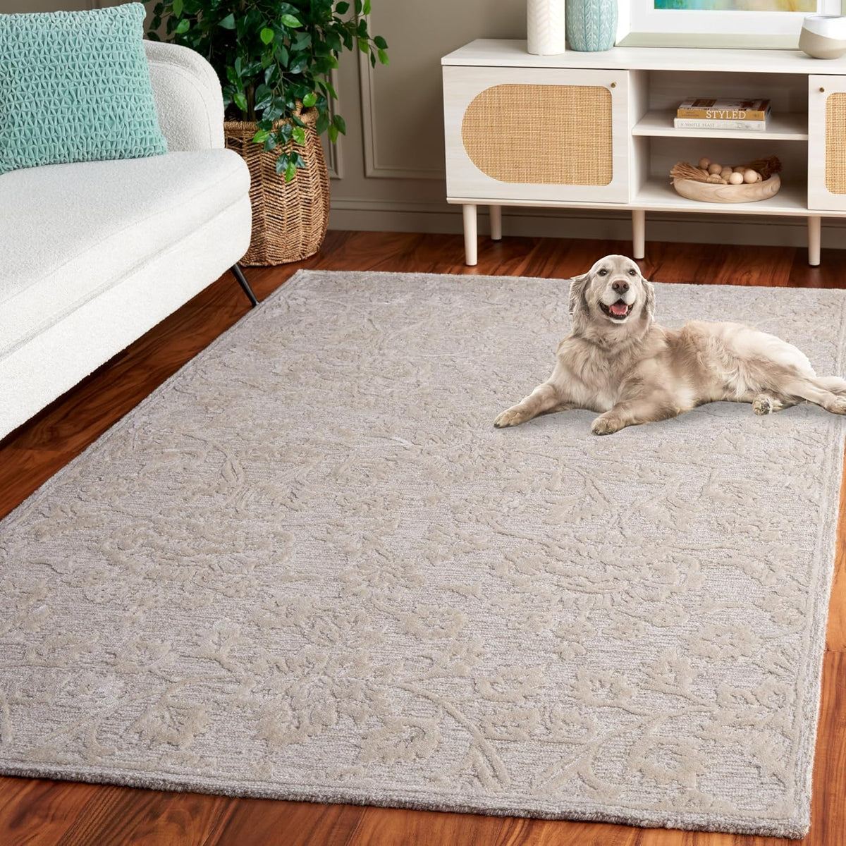 SAFAVIEH Glamour Collection Area Rug - 8' x 10', Beige & Ivory, Contemporary Design, Ideal for High Traffic Areas in Living Room, Bedroom & Dining Room (GLM551B-810)