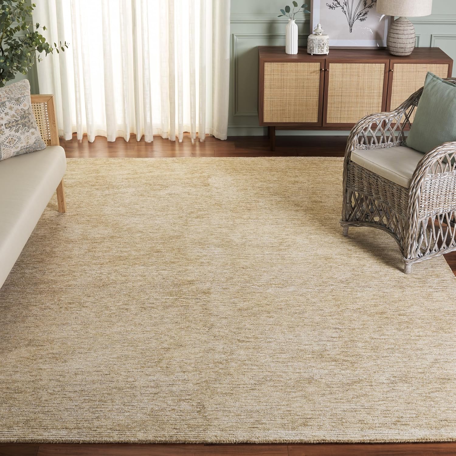 SAFAVIEH Area Rug 8x10 - Ebony Collection - Large - Gold & Ivory, Handmade Wool, Ideal for Living Room, Bedroom, Office, Dining Space (EBN950D)