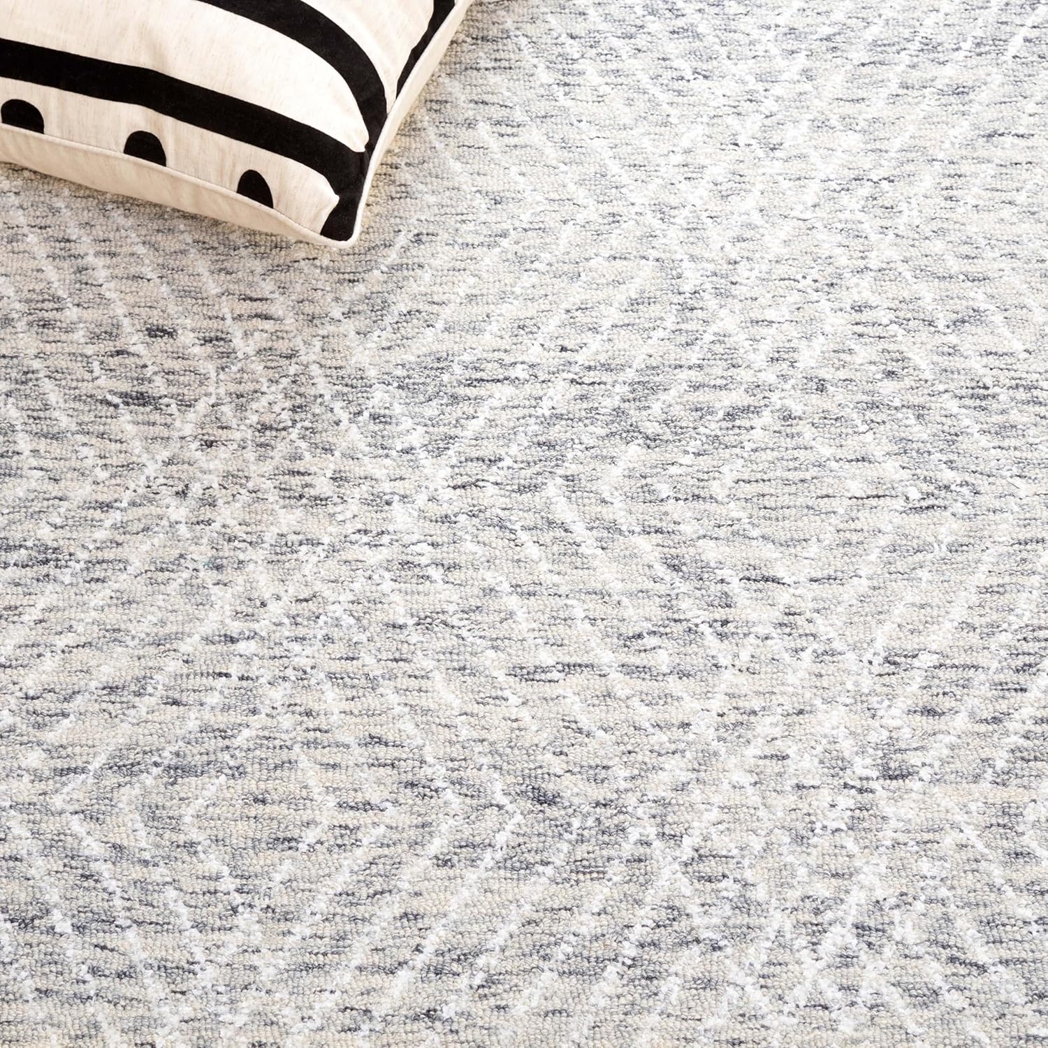 SAFAVIEH Area Rug 8x10 - Abstract Collection - Large - Grey & Ivory, Handmade Wool, Ideal for Living Room, Bedroom, Office, Dining Space (ABT499F)