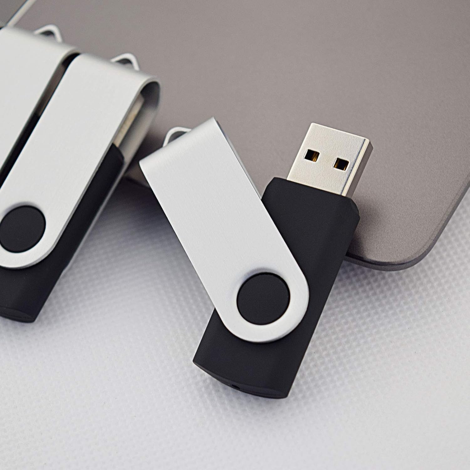 KOOTION 20 Pack 16GB USB 3.0 Flash Drive Bulk Swivel USB Stick Thumb Drive Memory Stick for Data Storage (Black)