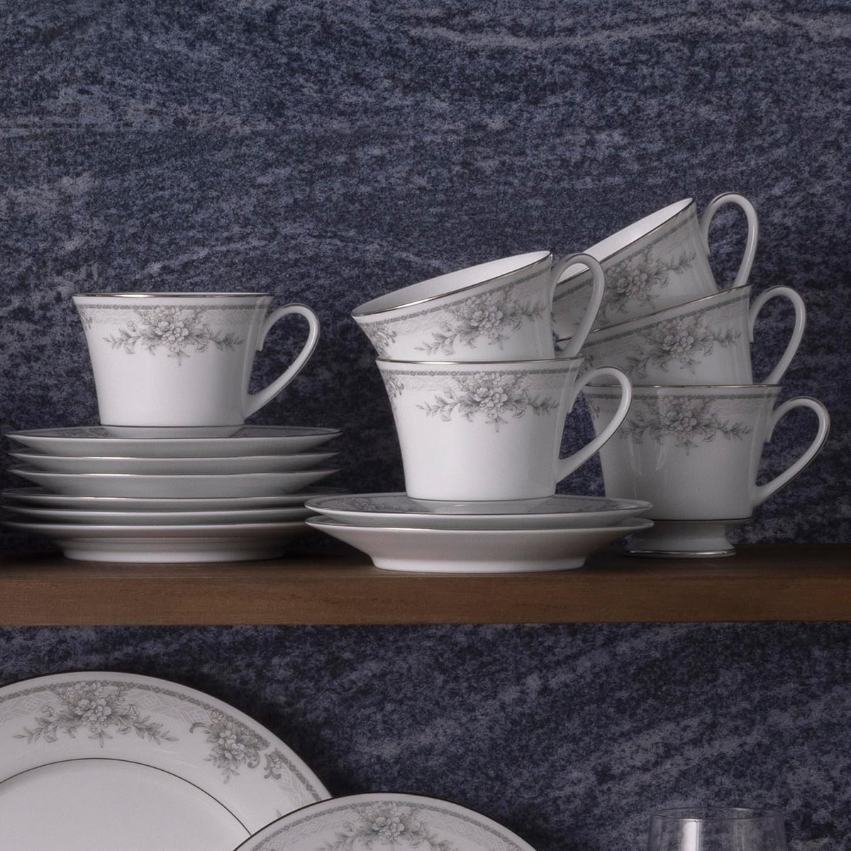 Noritake Sweet Leilani 40-Piece Dinnerware Set, Service for 8