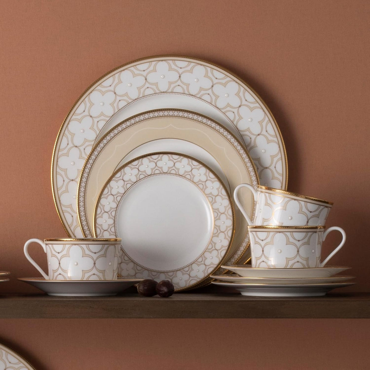 Noritake Trefolio Gold 40-Piece Dinnerware Set, Service for 8