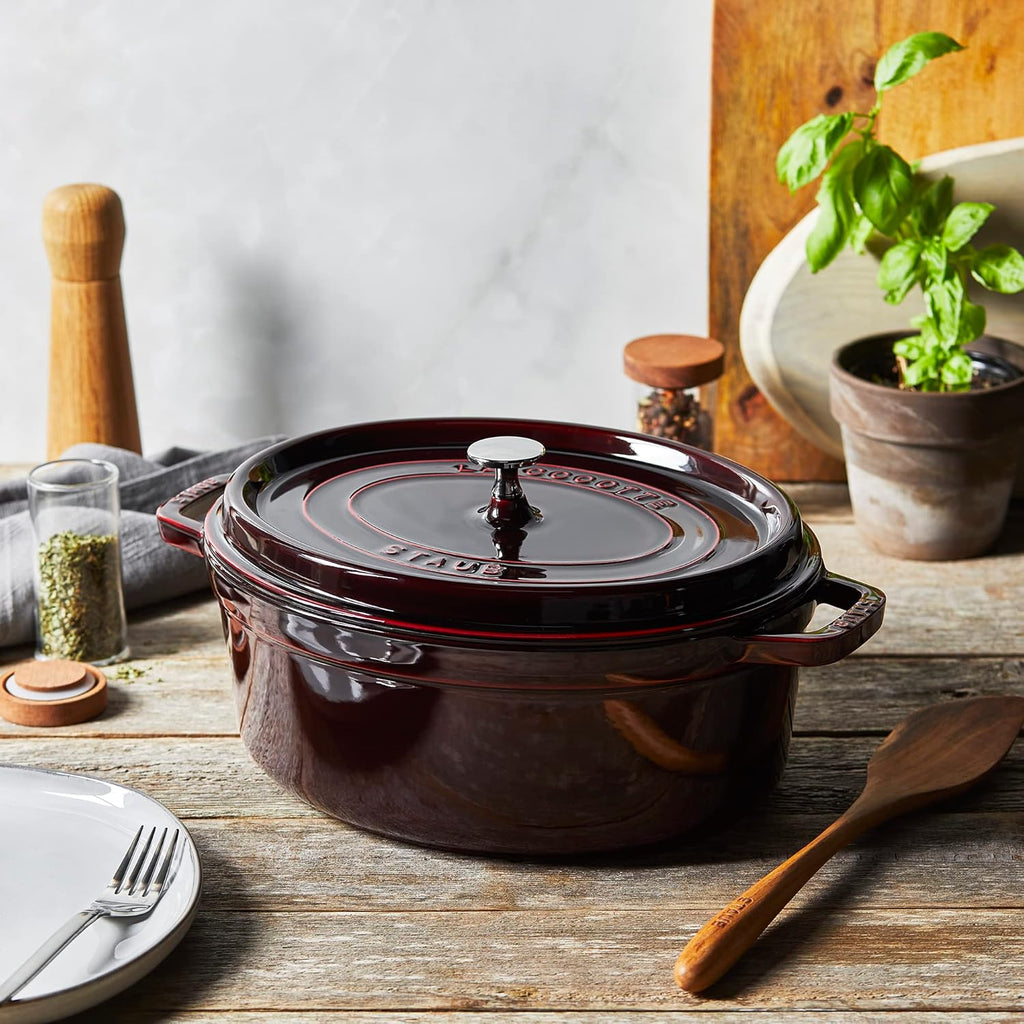 Staub Oval Cocotte - 7Qt - Grenadine