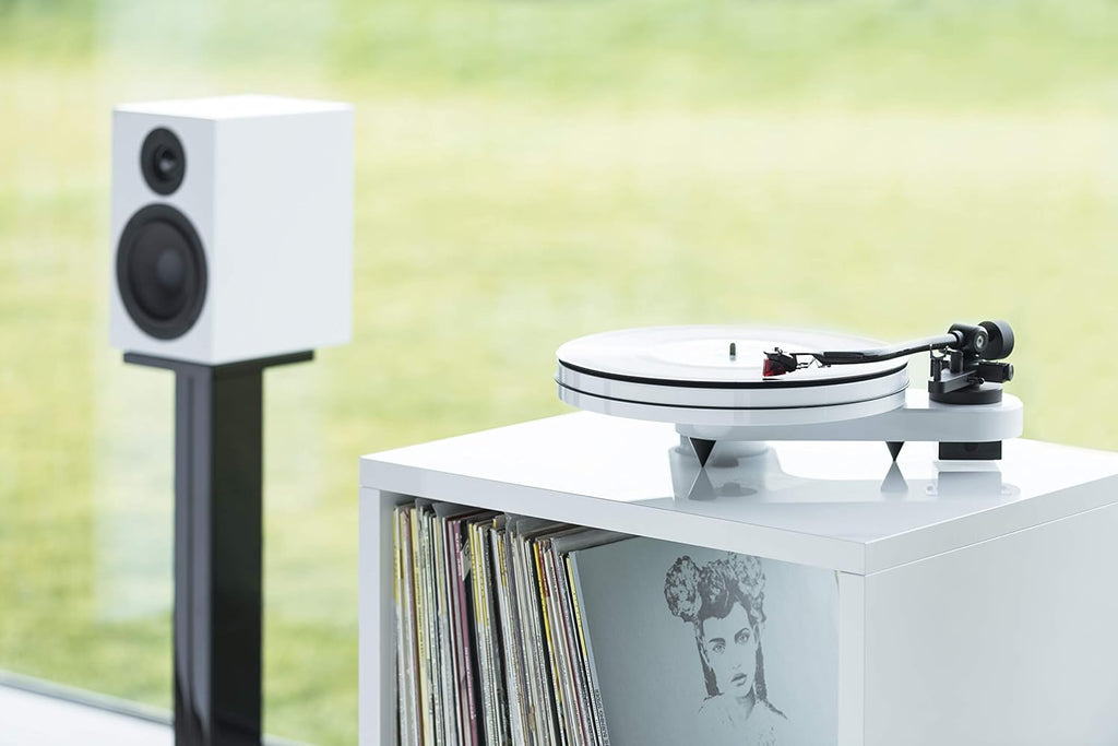 Pro-Ject RPM 1 Carbon Manual Turntable (White)