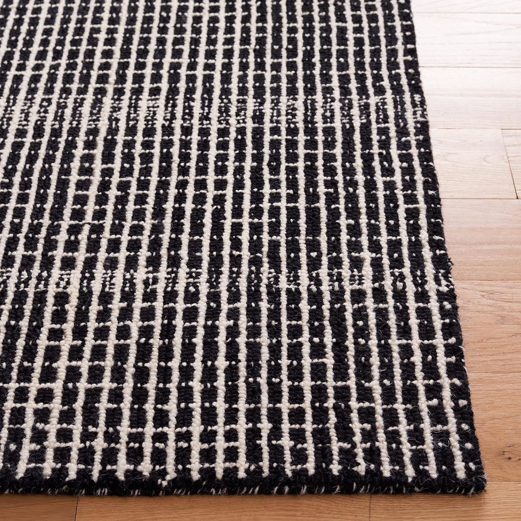 SAFAVIEH Area Rug 8x10 - Abstract Collection - Large - Black & Ivory, Handmade Wool, Ideal for Living Room, Bedroom, Office, Dining Space (ABT482Z)