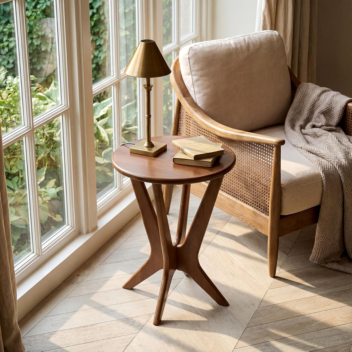 LITTLE TREE Solid Wood Round End Table, 19.7” Vintage Side Table for Small Spaces, Small Round Nightstand Bedside Table for Living Room Bedroom, Brown