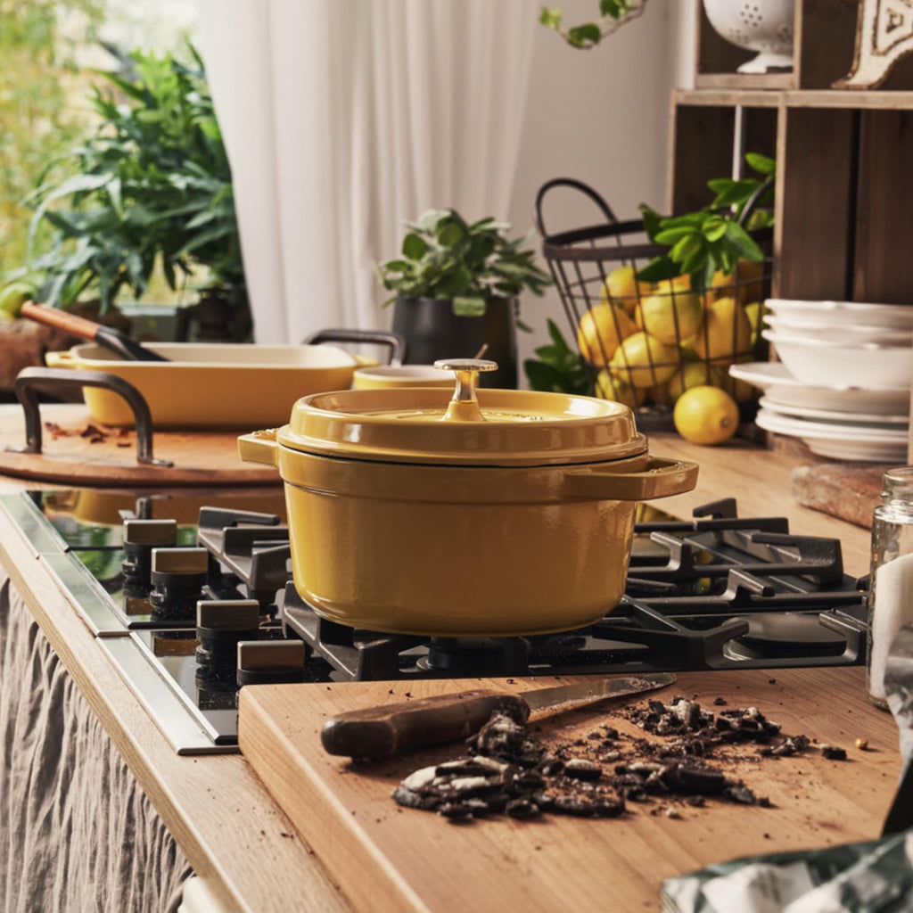 STAUB Enamelled Cast Iron Casserole Dish with Lid, Suitable for All Heat Sources Including Induction, 5 to 7 People, Round, 28 cm, 6.70 L, 7 kg, Lemon