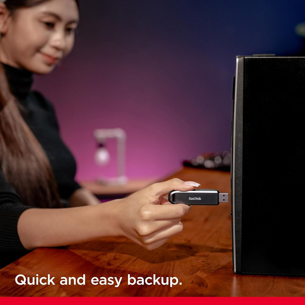 SANDISK 2TB Extreme PRO Flash Drive with USB-A - Up to 1000MB/s Read speeds and 900MB/s Write speeds - for Laptops, Computers, Desktops - High Performance Drive, Black - SDCZ820-2T00-G46