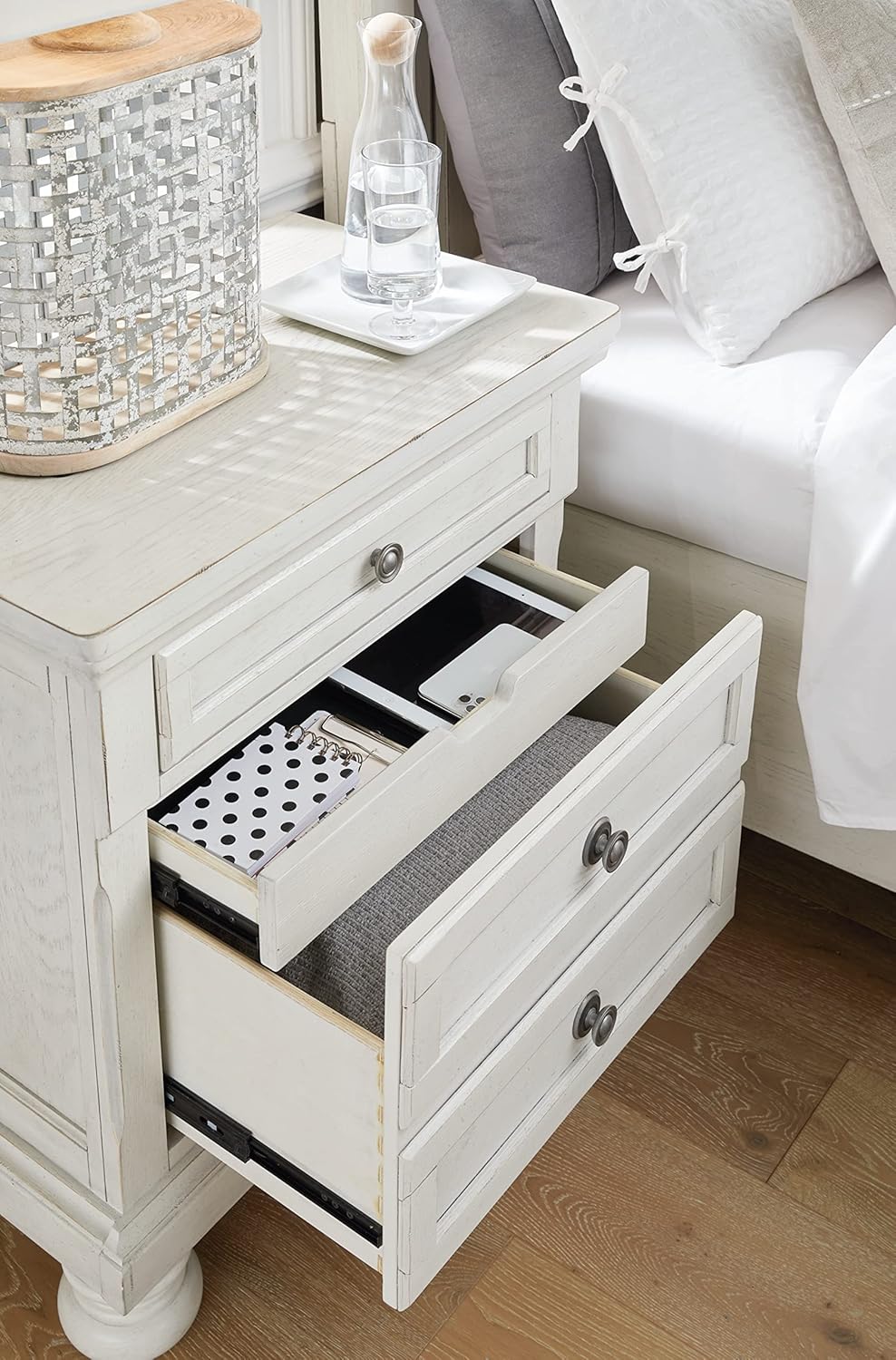 Signature Design by Ashley Robbinsdale Traditional 2 Drawer Night Stand, White