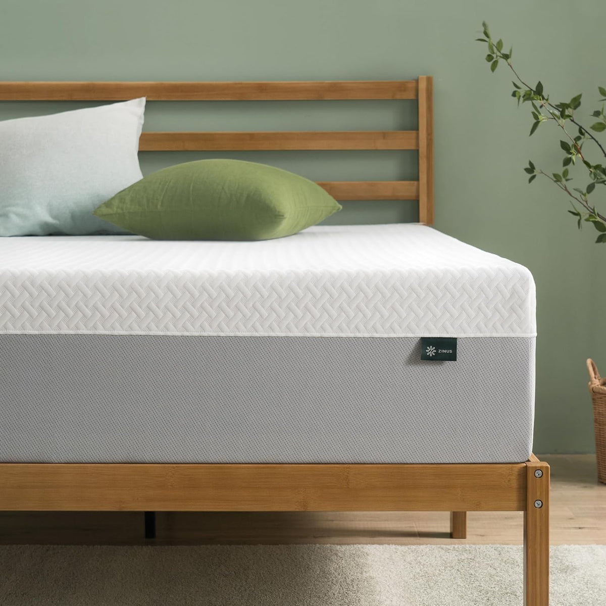 Zinus 12 Inch Green Tea Essential Memory Foam Mattress New Version, Queen, Fiberglass Free, Medium Feel, Breathable Airflow Memory Foam, Certified Safe Foams & Fabric, Mattress in A Box