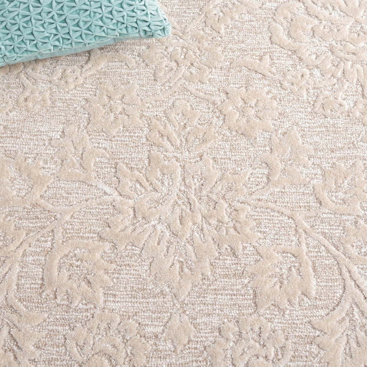 SAFAVIEH Glamour Collection Area Rug - 8' x 10', Beige & Ivory, Contemporary Design, Ideal for High Traffic Areas in Living Room, Bedroom & Dining Room (GLM551B-810)