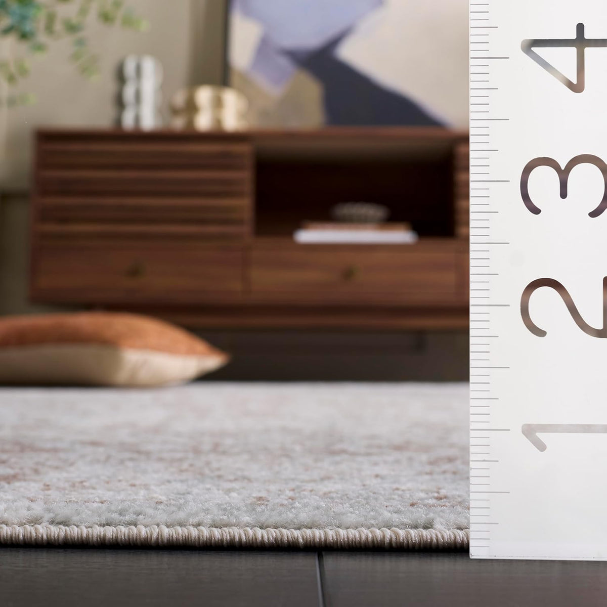 SAFAVIEH Evoke Collection Area Rug - 9' Square, Ivory & Taupe, Distressed Design, Non-Shedding & Easy to Clean, Ideal for Living Room, Bedroom, Dining Space (EVK256E)