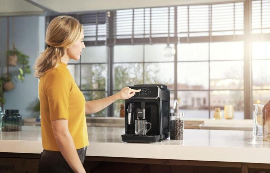 Philips Kaffeevollautomat Series 2200 EP2220/10, mattschwarz, mit Milchaufschäumer, 1,8 Liter, Touchscreen, 2 Getränke